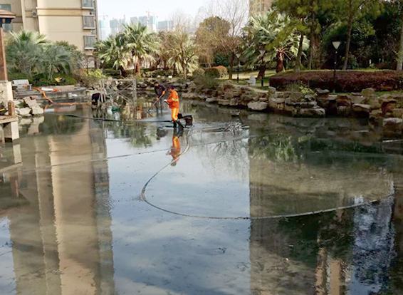 建宁景观池淤泥清理